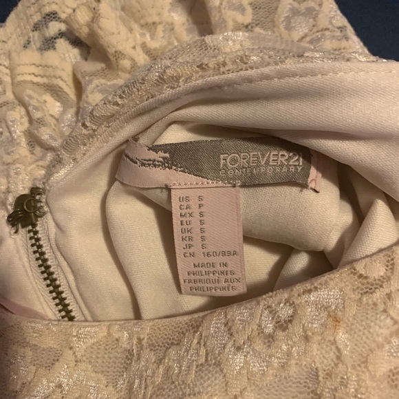 White dress - Picture 4 of 4